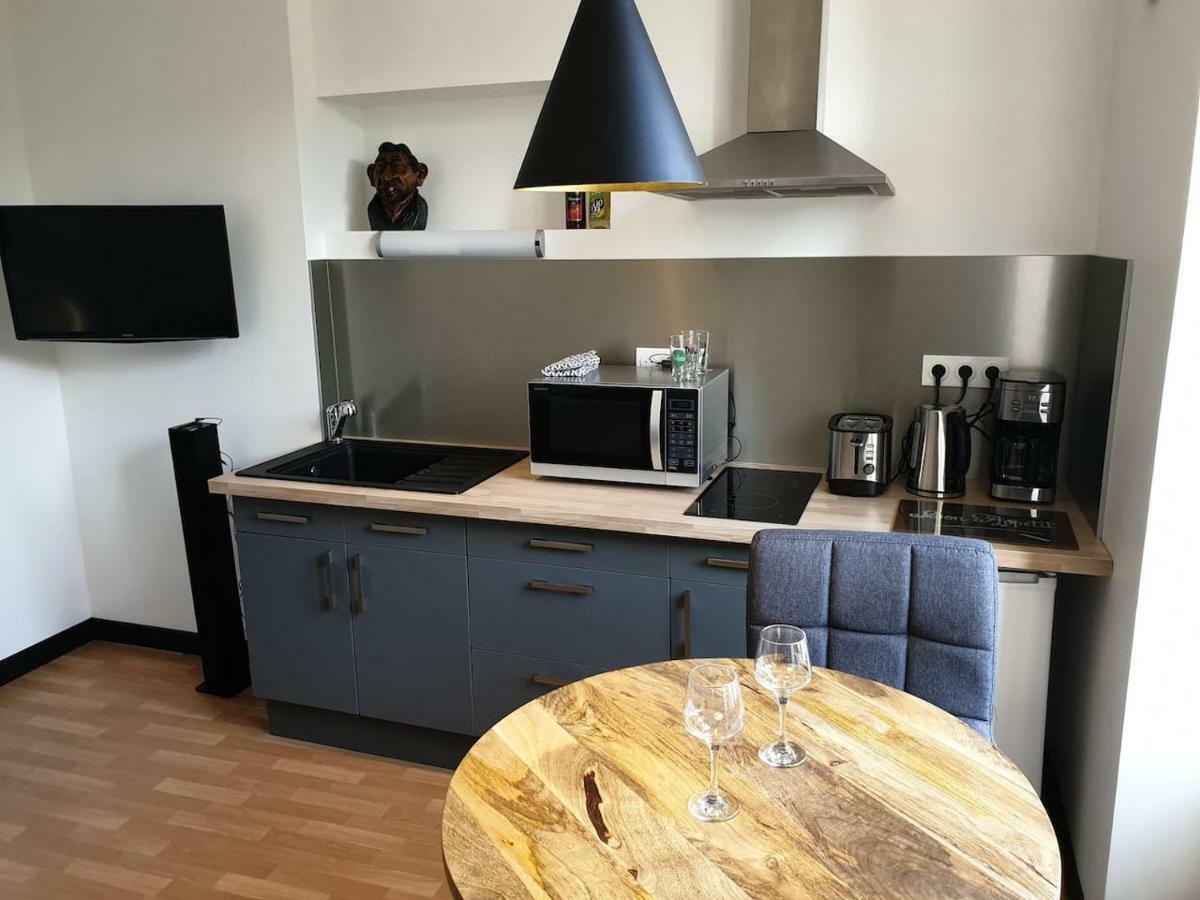 L'Appart'Hotel Vous Accueille Au Coeur De Chaumont โชมง ภายนอก รูปภาพ